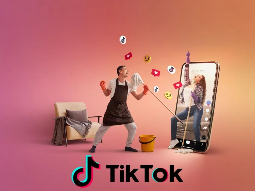 Groupe de jeunes passionnés chantant en direct sur TikTok pour suivre une stratégie tiktok